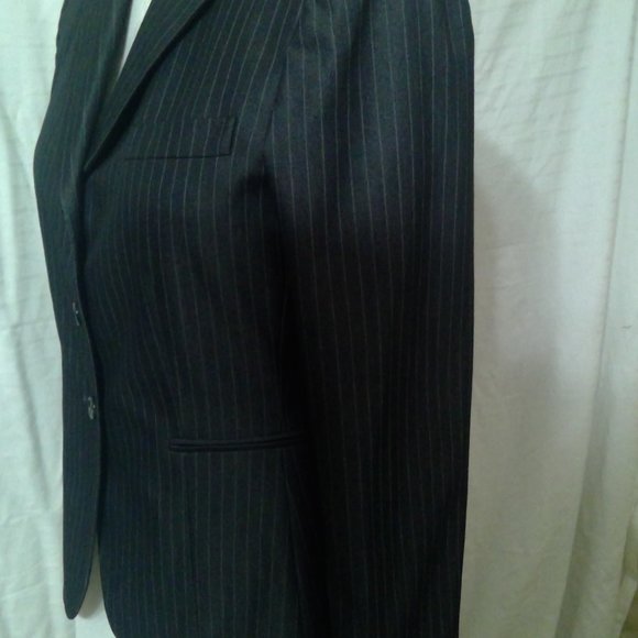 Beautiful Tahari 2 piece Pant Suit - Jacket size 10 Pants Size 8 - Picture 4 of 12